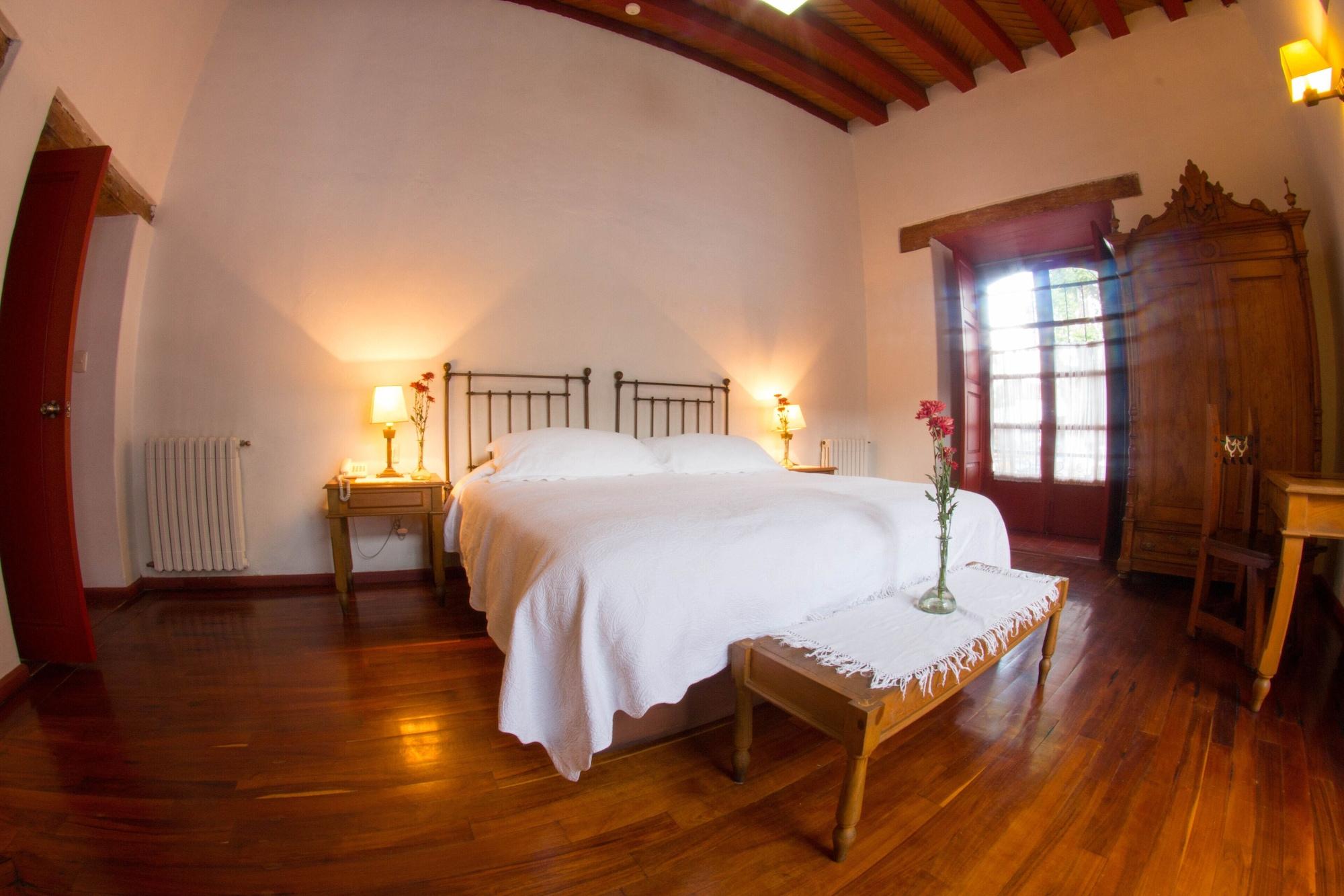 Hotel Boutique Posada La Basilica Patzcuaro Exterior photo